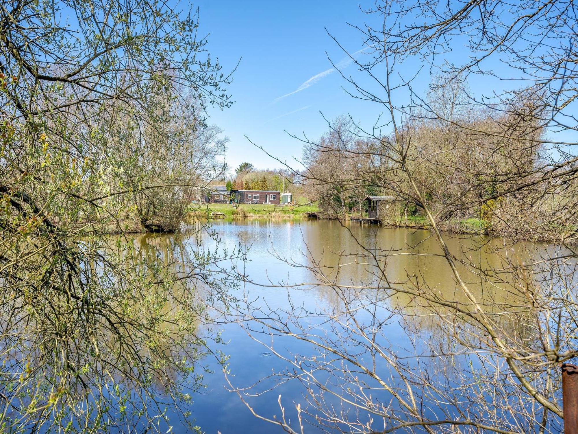 Tynrhos Lake View Cilcennin エクステリア 写真